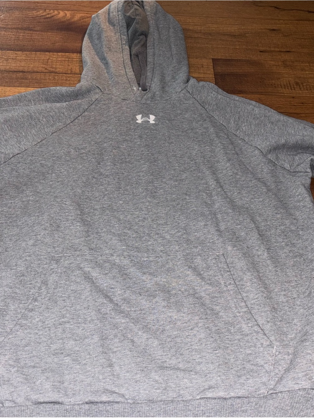 Under Armour Grey Center Logo Youth Pullover Hoodie (Youth M)